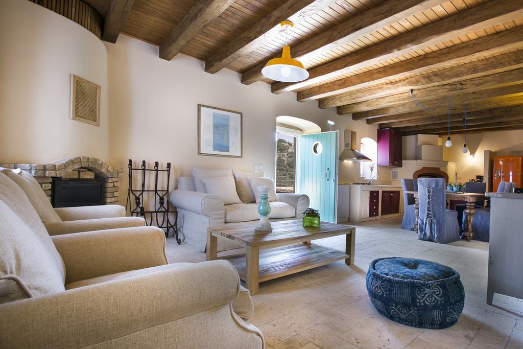 Iconic Villas - Villa Vada Agia Efimia Room photo